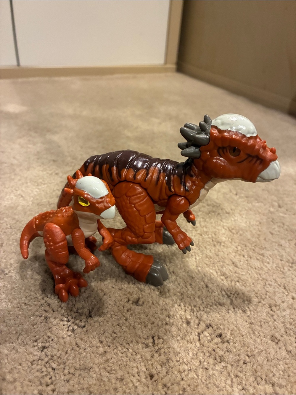 Fisher price imaginext jurassic World mama and baby dinosaur